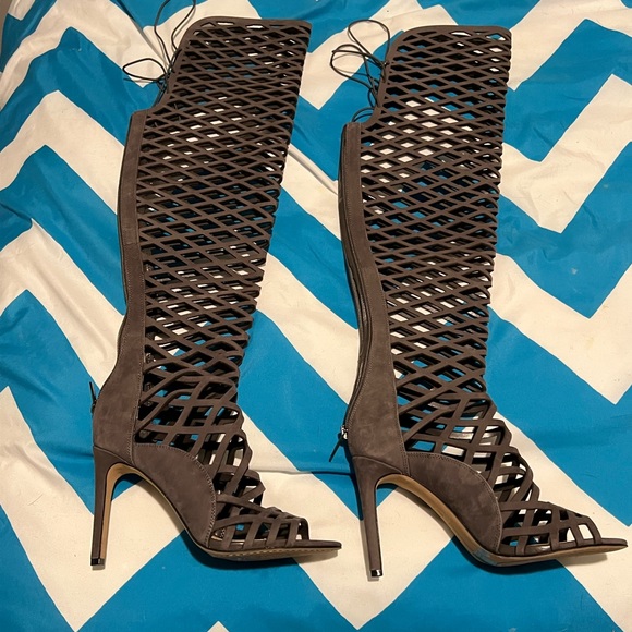 Vince Camuto grey thigh high sandals heels 38 - Picture 7 of 11